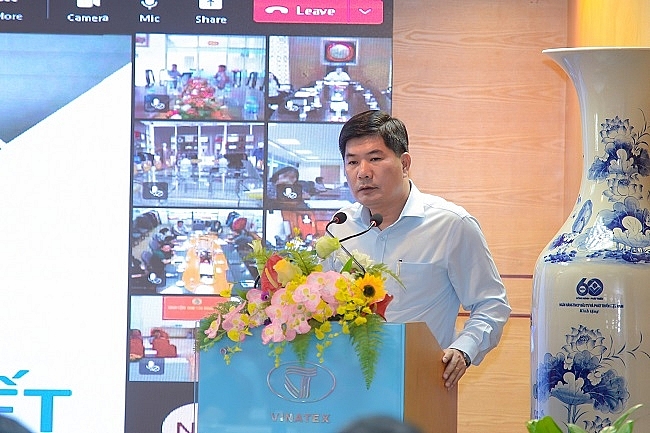 Tổng giám đốc Vinatex, ông Cao Hữu Hiếu cho biết, nửa đầu năm 2022, kinh doanh của Tập đoàn khởi sắc nhờ thị trường dệt may thế giối hồi phục mạnh mẽ.