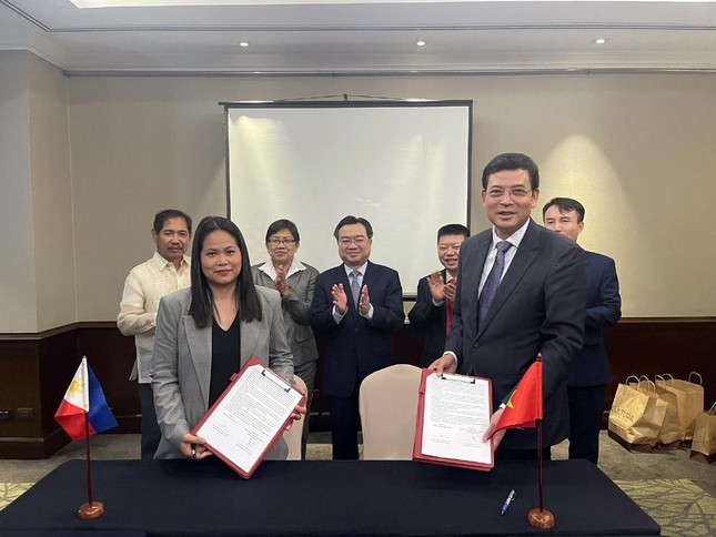 Tổng Công ty Xi măng Việt Nam ký kết xuất khẩu xi măng, clinker sang thị trường Philippines ảnh 1