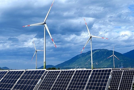 Cổ phiếu ngành năng lượng tái tạo tăng, nhiều mã lập đỉnh mới